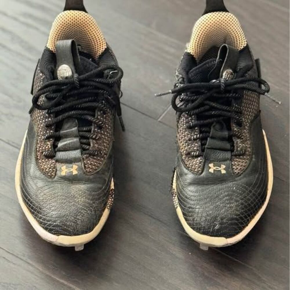 Under Armour, Black Softball/Baseball Metal Cleats, Mens 8, Sport Shoe/Equipment